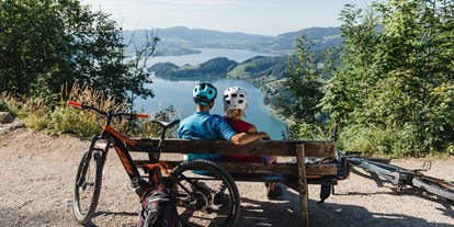 Mountainbikestrecken - Biketransport: öffentliche Verkehrsmittel - Bad Ischl - Rast beim Salzkammergut BergeSeen eTrail - Salzkammergut